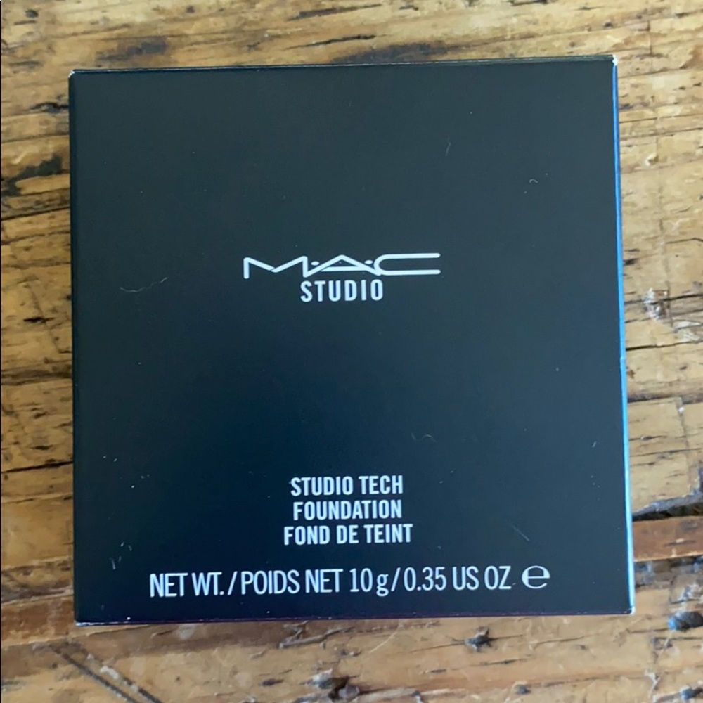 MAC - Studio Tech Foundation NC 50 - unopened